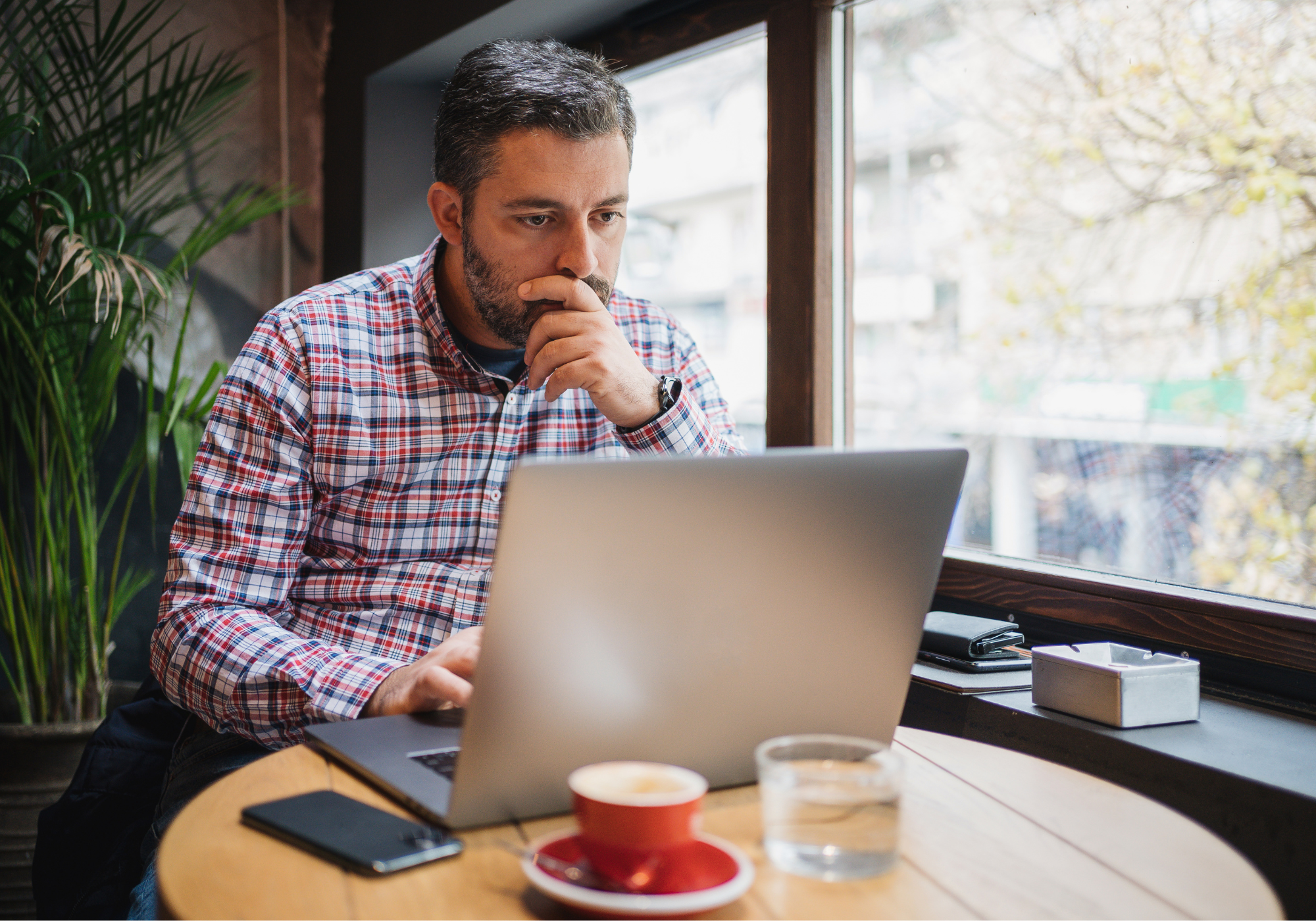 ¿Puedo vivir en Estados Unidos si soy dueño de un negocio?